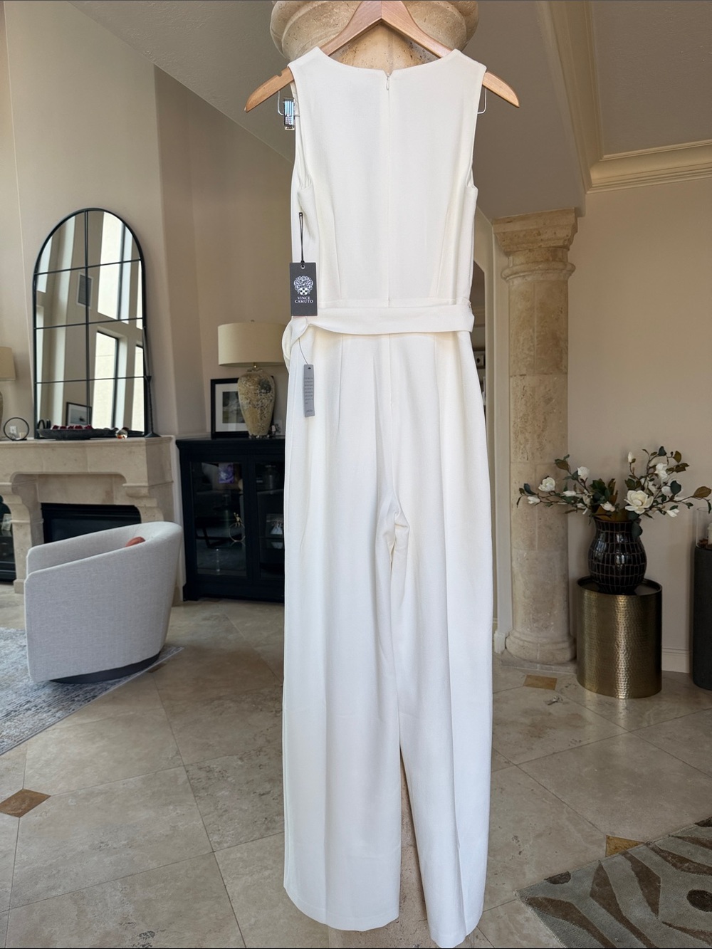 Sleeveless Creme Ivory Colored V-Neck Jumpsuit with Waist Tie Sz 6 - Picture 9 of 13